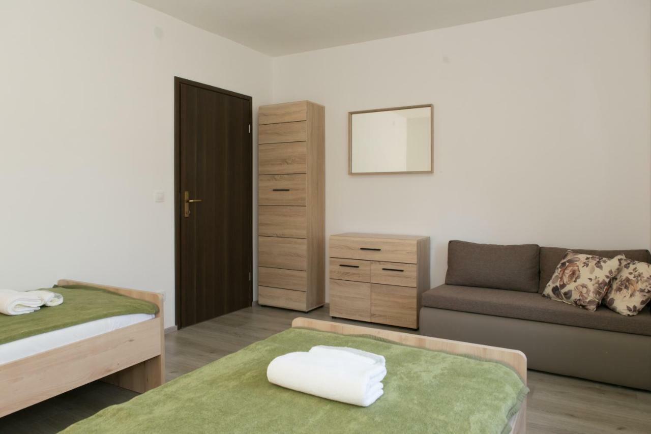 Apartman Lori Оточац Экстерьер фото