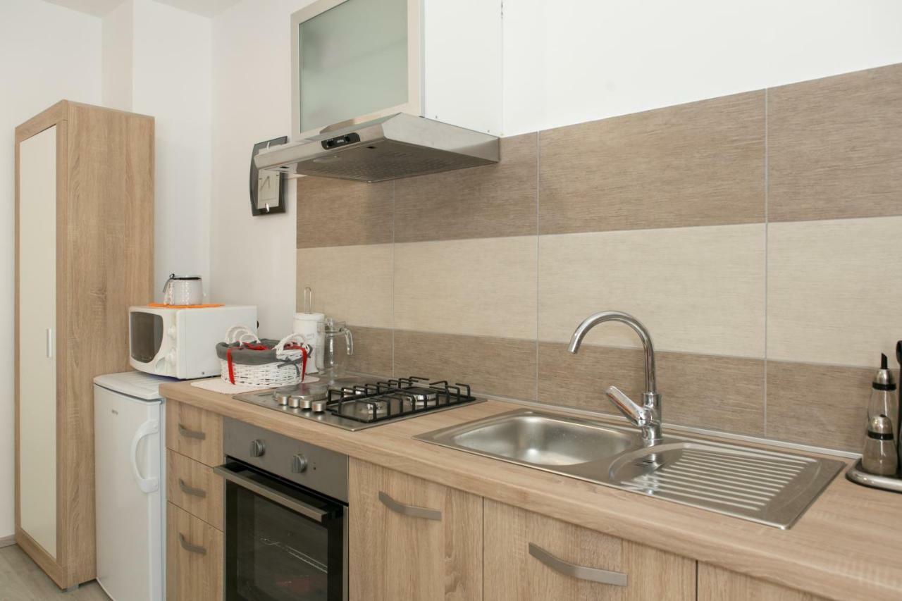 Apartman Lori Оточац Экстерьер фото